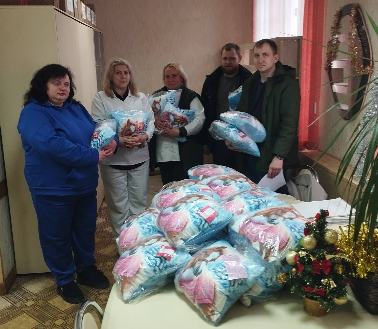 Профсоюзный комитет поздравляет с Новым годом и Рождеством!